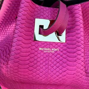 Michael Kors Fuchsia Shoulder Bag
